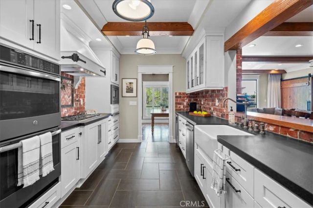 1167 Roxbury Drive 103, Los Angeles, CA 90035