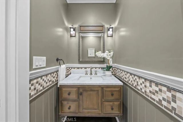 1167 Roxbury Drive 103, Los Angeles, CA 90035