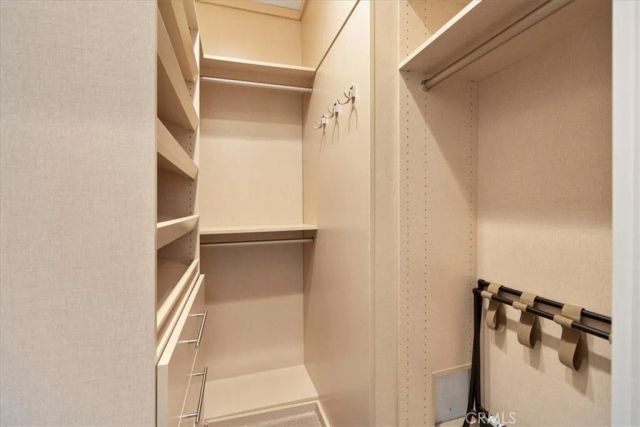 1167 Roxbury Drive 103, Los Angeles, CA 90035