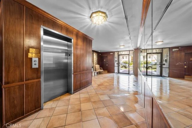 1167 Roxbury Drive 103, Los Angeles, CA 90035