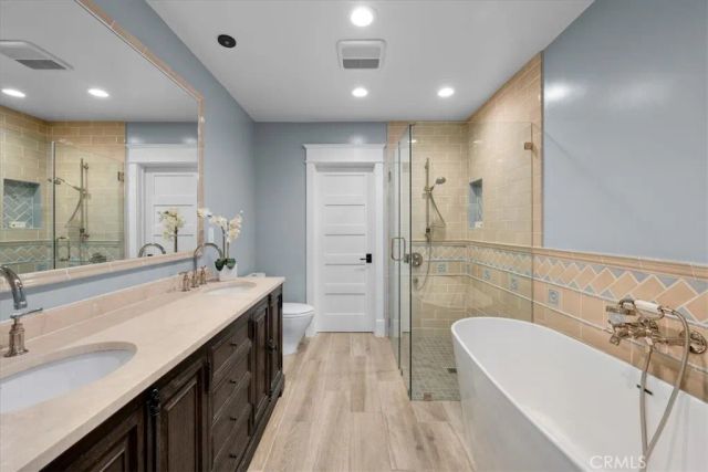 1167 Roxbury Drive 103, Los Angeles, CA 90035