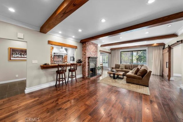 1167 Roxbury Drive 103, Los Angeles, CA 90035