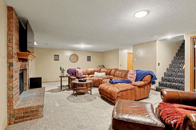 2425 N Amarado St, Wichita, KS 67205