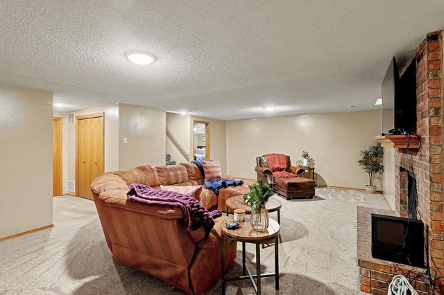 2425 N Amarado St, Wichita, KS 67205