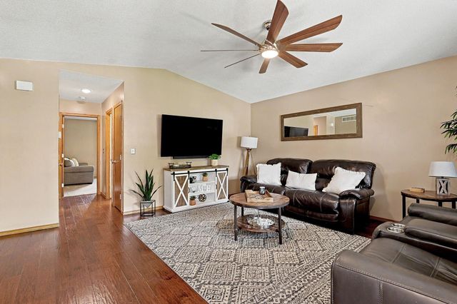 2425 N Amarado St, Wichita, KS 67205