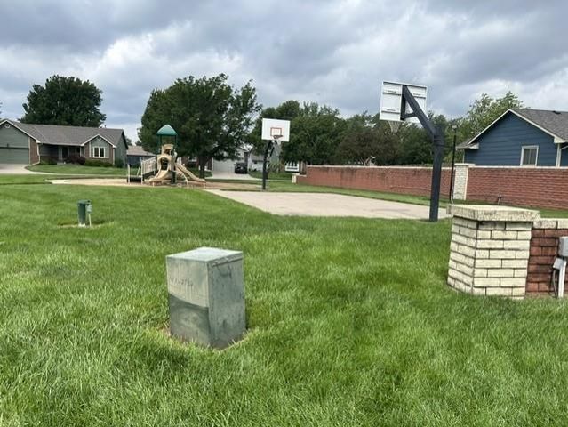 2425 N Amarado St, Wichita, KS 67205