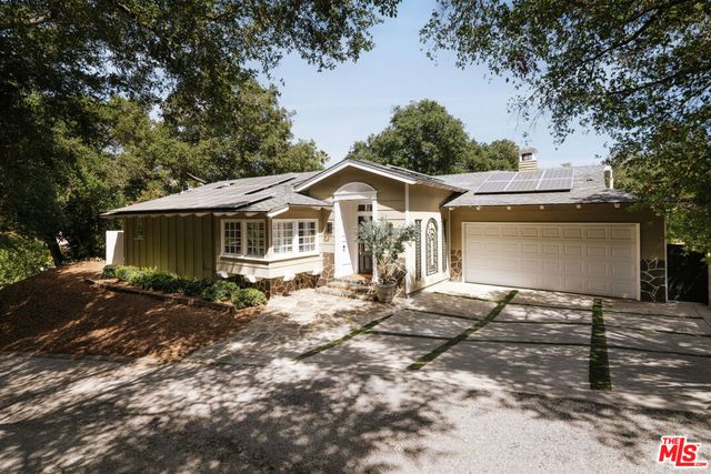 16822 Escalon Drive, Encino, CA 91436