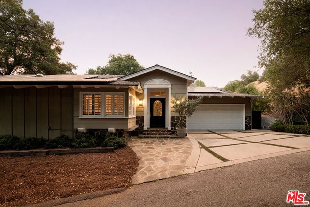 16822 Escalon Drive, Encino, CA 91436