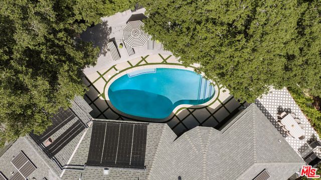 16822 Escalon Drive, Encino, CA 91436