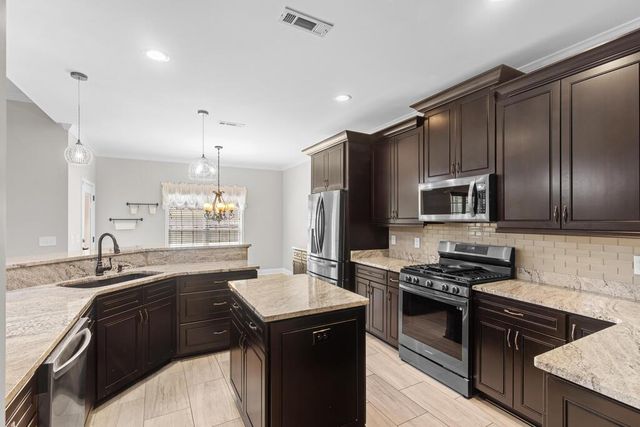 217 Glen Oaks Drive, Dothan, AL 36301