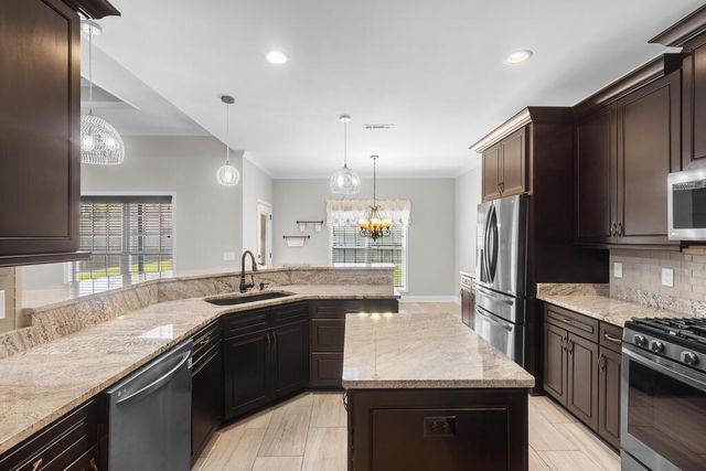 217 Glen Oaks Drive, Dothan, AL 36301