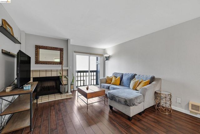 407 407 Vista Heights Rd, El Cerrito, CA 94530