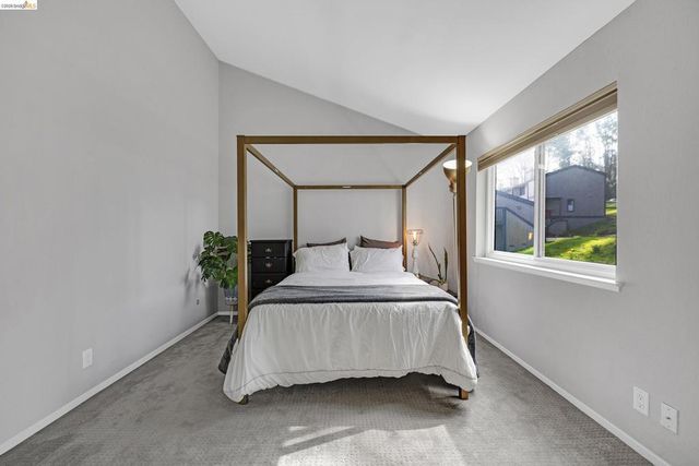 407 407 Vista Heights Rd, El Cerrito, CA 94530