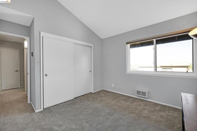 407 407 Vista Heights Rd, El Cerrito, CA 94530