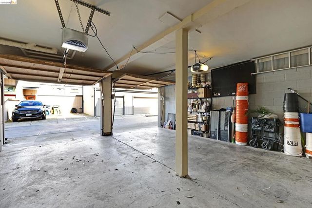 407 407 Vista Heights Rd, El Cerrito, CA 94530