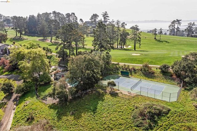 407 407 Vista Heights Rd, El Cerrito, CA 94530