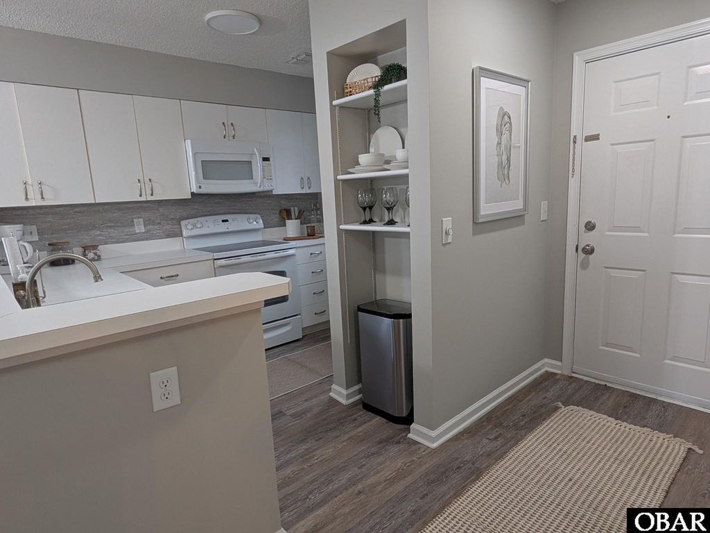 Image 28 of property listing at 421 Pirates Way, Manteo, NC 27954