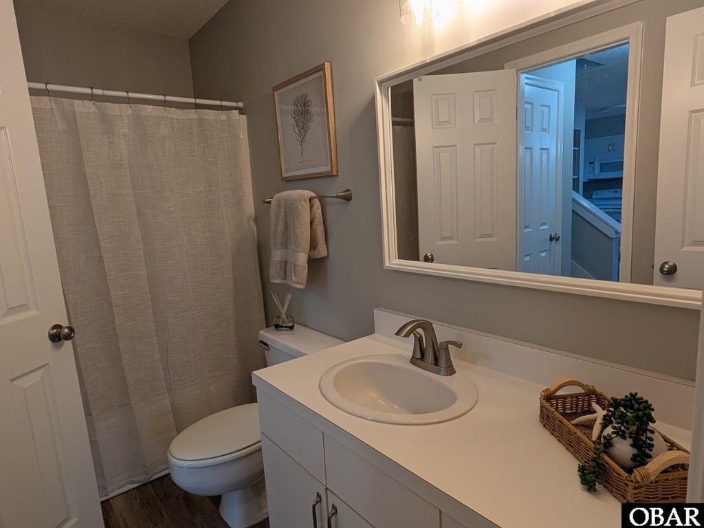 Image 35 of property listing at 421 Pirates Way, Manteo, NC 27954