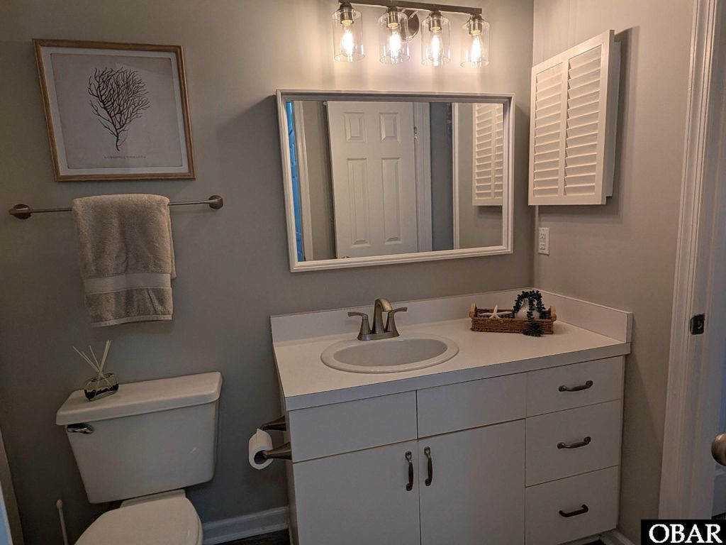 Image 36 of property listing at 421 Pirates Way, Manteo, NC 27954