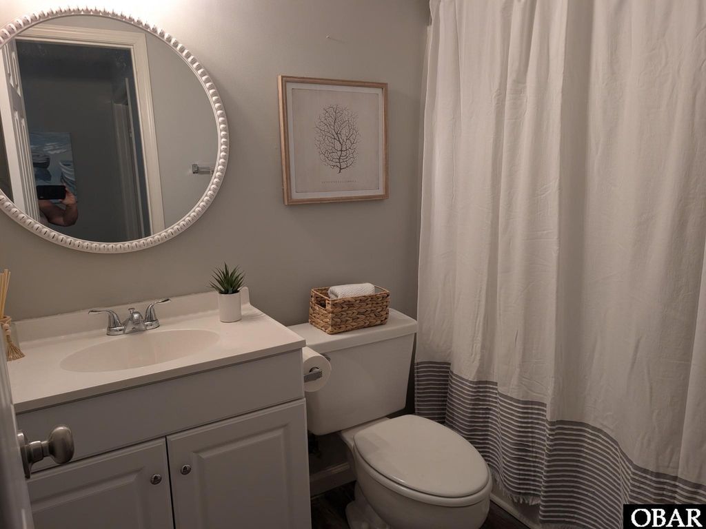 Image 40 of property listing at 421 Pirates Way, Manteo, NC 27954