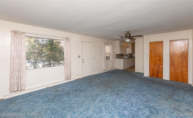 656 S Cass Lake Road, Waterford, MI 48328