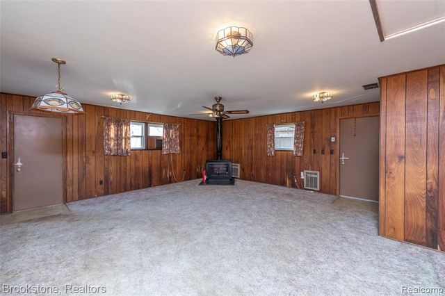 656 S Cass Lake Road, Waterford, MI 48328