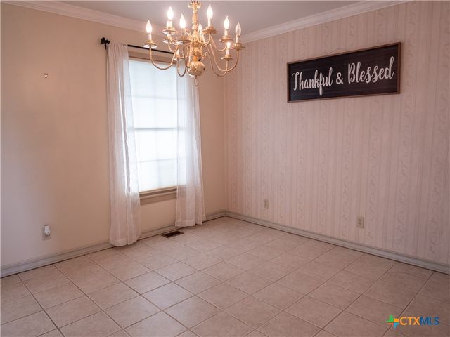 403 Oakside Drive, Victoria, TX 77905