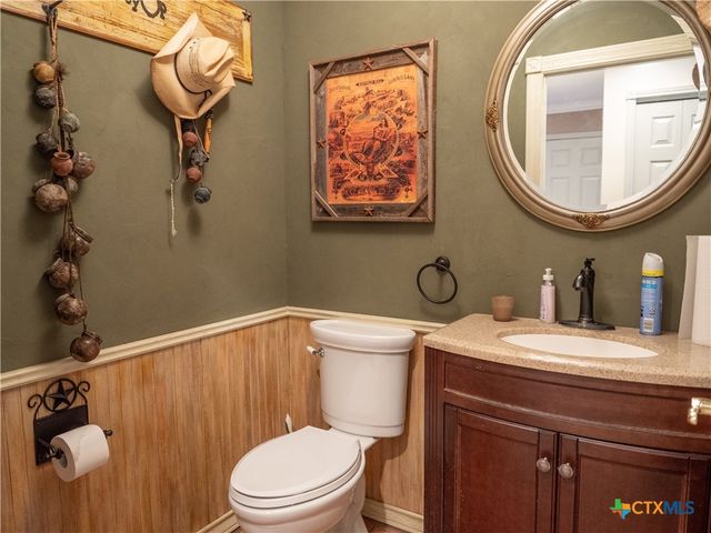 403 Oakside Drive, Victoria, TX 77905