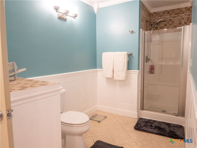 403 Oakside Drive, Victoria, TX 77905