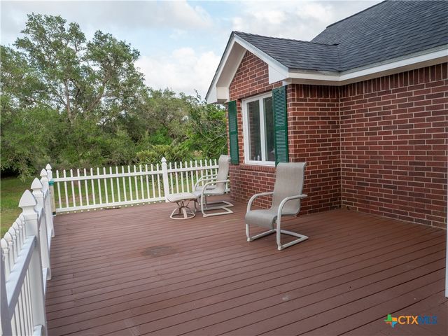 403 Oakside Drive, Victoria, TX 77905