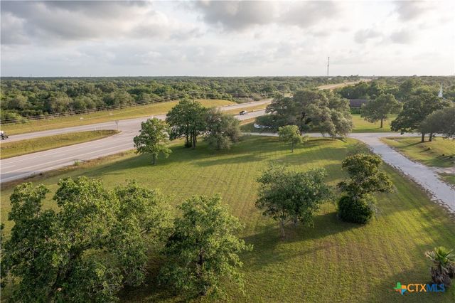 403 Oakside Drive, Victoria, TX 77905