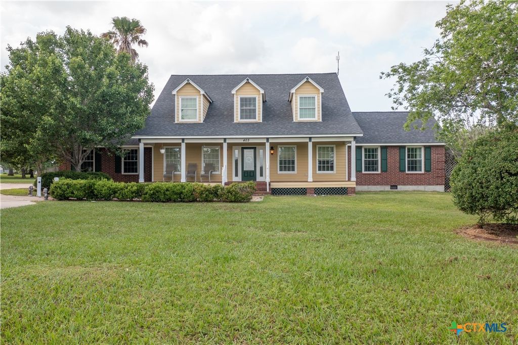 403 Oakside Drive, Victoria, TX 77905