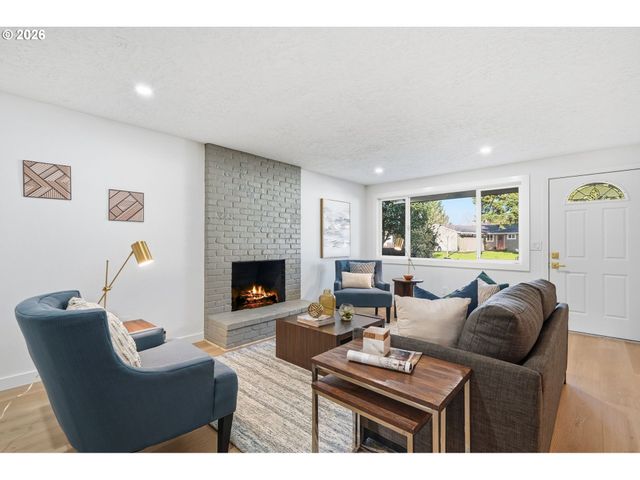 3870 Se WALNUT St, Hillsboro, OR 97123