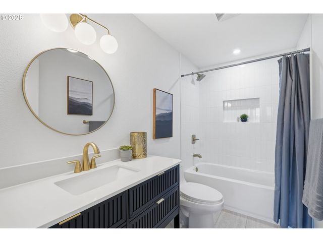 3870 Se WALNUT St, Hillsboro, OR 97123