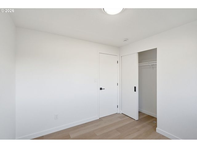 3870 Se WALNUT St, Hillsboro, OR 97123