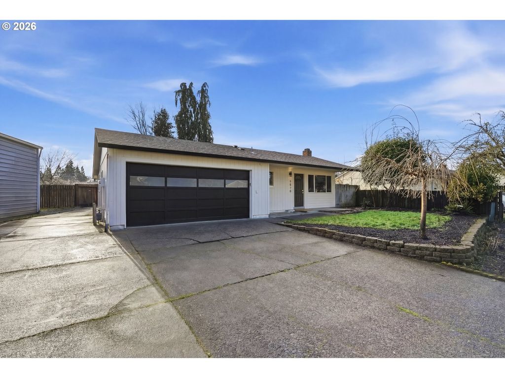 3870 Se WALNUT St, Hillsboro, OR 97123