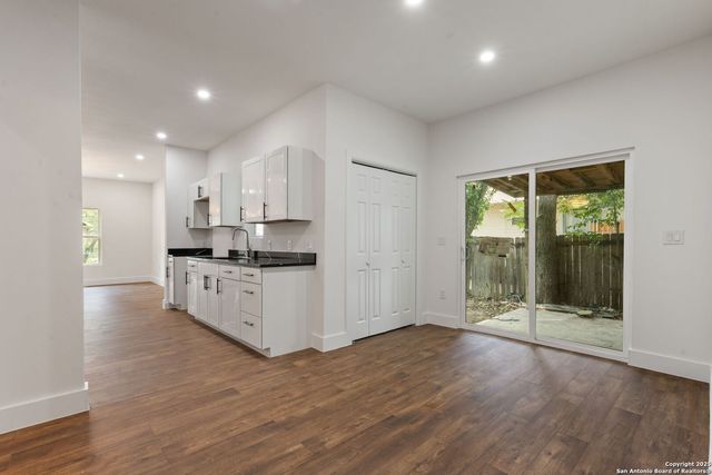 101 New York, San Antonio, TX 78214