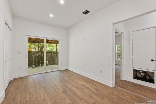 101 New York, San Antonio, TX 78214