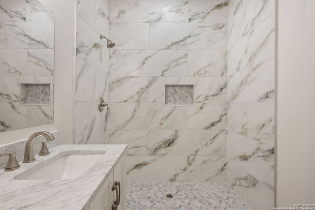 101 New York, San Antonio, TX 78214