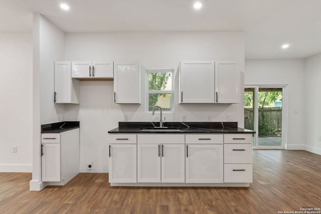 101 New York, San Antonio, TX 78214