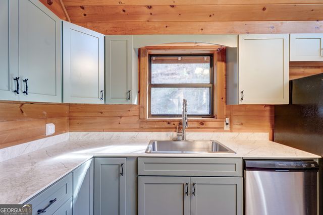 416 Mill Stone Mountain Lane, Blue Ridge, GA 30513