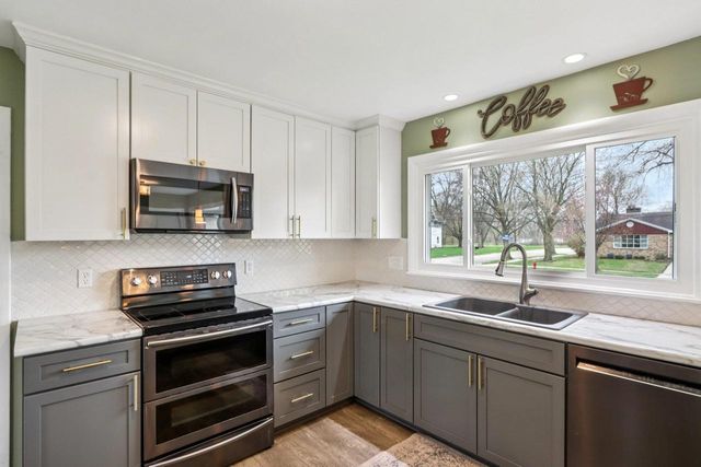 738 Fairway Lane, Jefferson, WI 53549