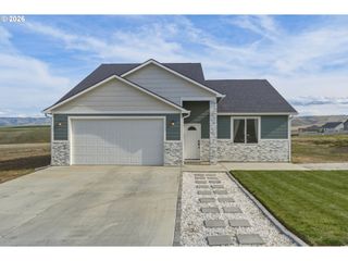 2208 Key Boulevard, Milton Freewater, OR 97862