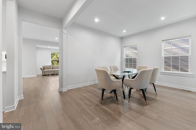 58 OAKWOOD BLVD, Hampton, NJ 08827