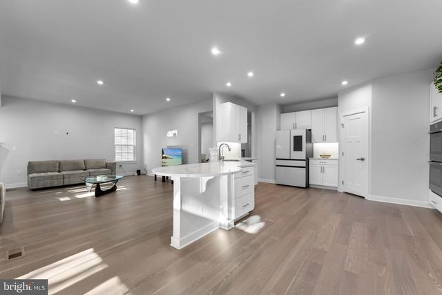 58 OAKWOOD BLVD, Hampton, NJ 08827