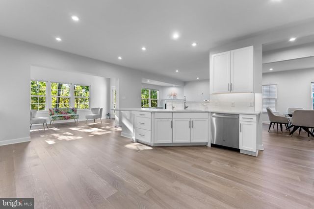 58 OAKWOOD BLVD, Hampton, NJ 08827