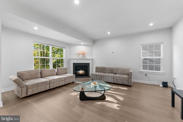 58 OAKWOOD BLVD, Hampton, NJ 08827
