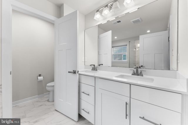 58 OAKWOOD BLVD, Hampton, NJ 08827