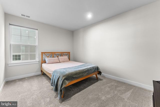 58 OAKWOOD BLVD, Hampton, NJ 08827