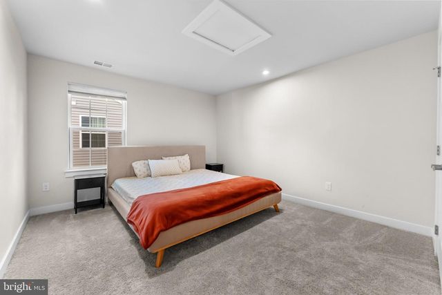 58 OAKWOOD BLVD, Hampton, NJ 08827